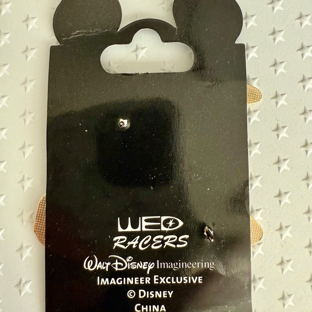 WED Racers Goofy Indiana Jones Pin LE 300 - Picture 2 of 2